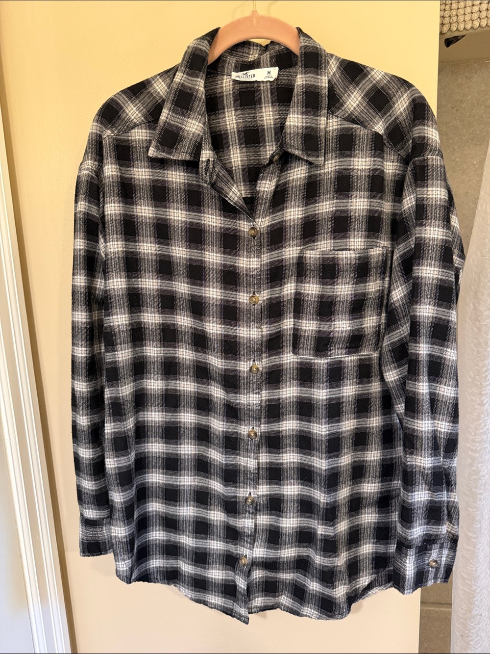 Hollister Black & White Plaid Casual Button-Down Shirt